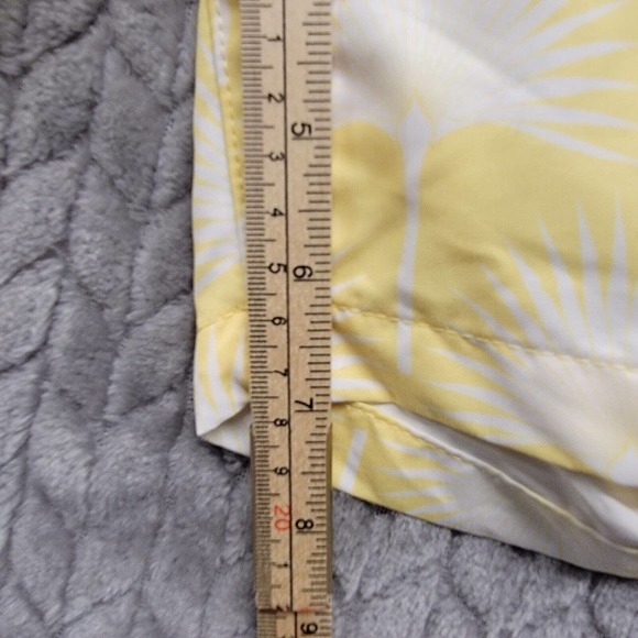 Pink House Mustique All Over Tree Print Swim Trunks Men’s size 36 Yellow White - Picture 5 of 10